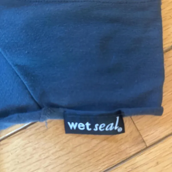 Vintage Y2K Wet Seal Black Graphic Top – XS/S - Image 3