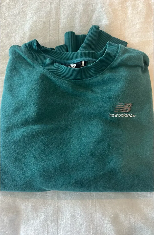 New Balance Green Crewneck Sweatshirt Pullover Women’s Medium - Image 3