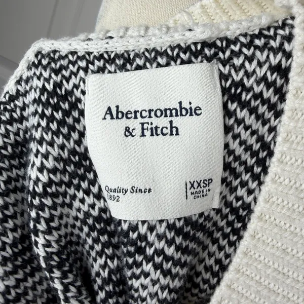 Abercrombie and fitch sleeveless mini sweater dress - Image 4