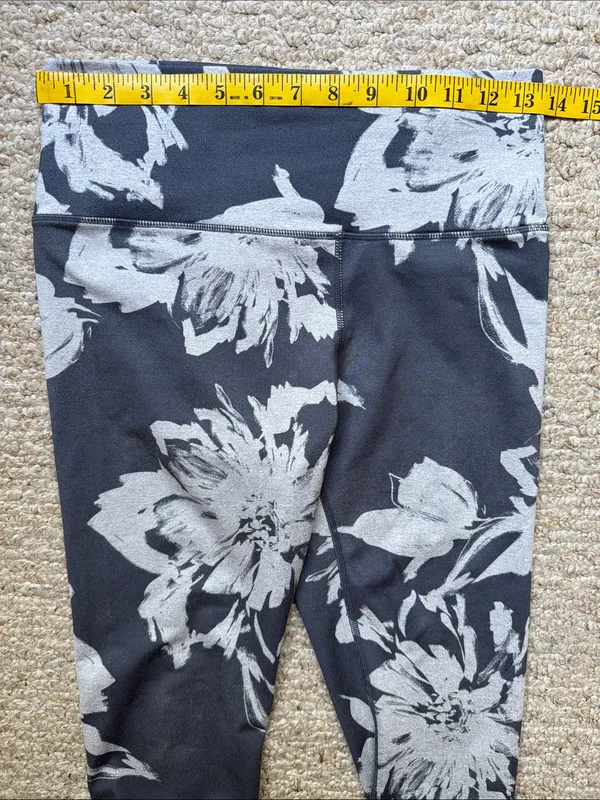 VUORI *flawed* Floral Print Black & Gray Leggings Estimated Size Small - Image 16