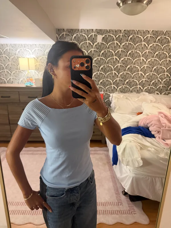 Edikted Blue Top Off-The-Shoulder - Image 3