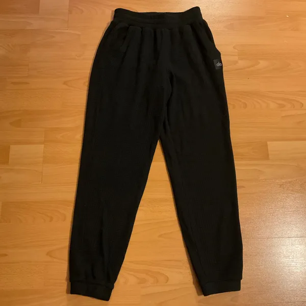 Alo Yoga Waffle Weekend Escape Jogger Black S - Image 2