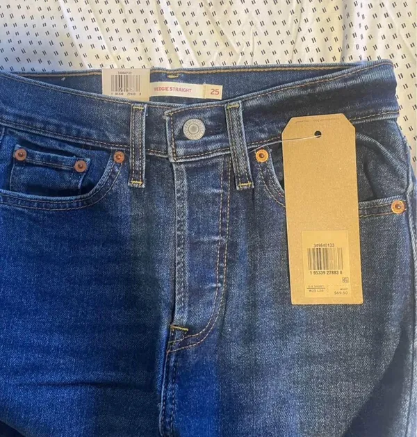 Levi’s Wedgie Straight Jeans - Image 2