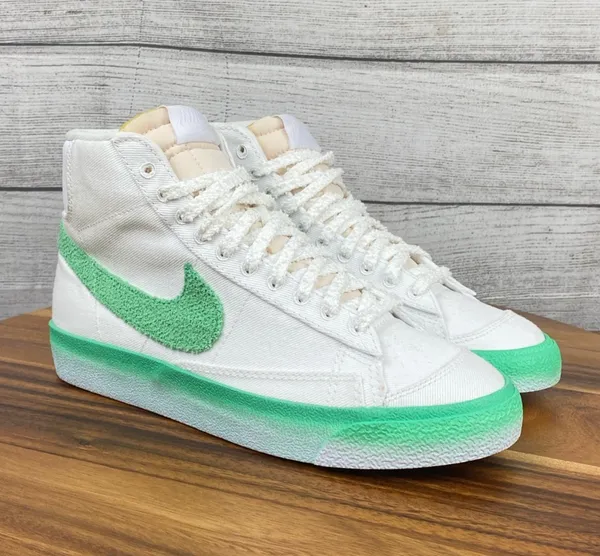 Nike Blazer 77 Women’s Mid Chenille Swoosh - Image 3