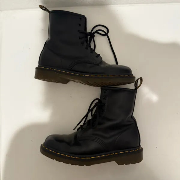 Dr. Martens Docs 1460 Smooth Black Leather Ankle Boots 11822 Size US 7 / EU 38 - Image 9