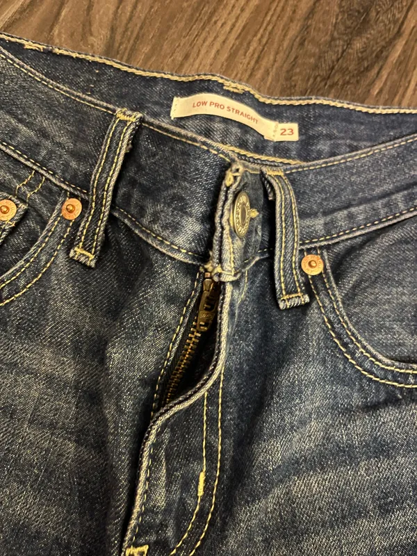 Levi’s low pro straight leg jeans 23  - Image 3