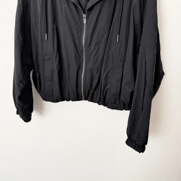 [Athleta] Black Day Drift Jacket Cropped Lightweight Windbreaker Size Medium M - Image 7