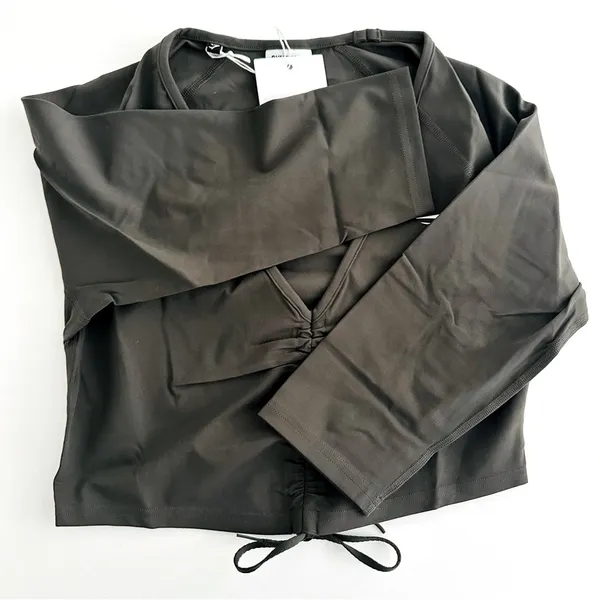 Gymshark L Ruched 3/4 Sleeve Crop Top - Image 4