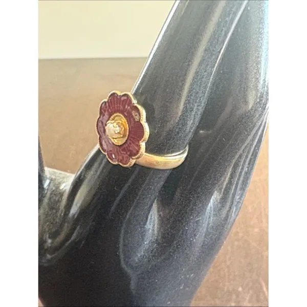 Gold Red Flower Ring with Center Accent - Image 3