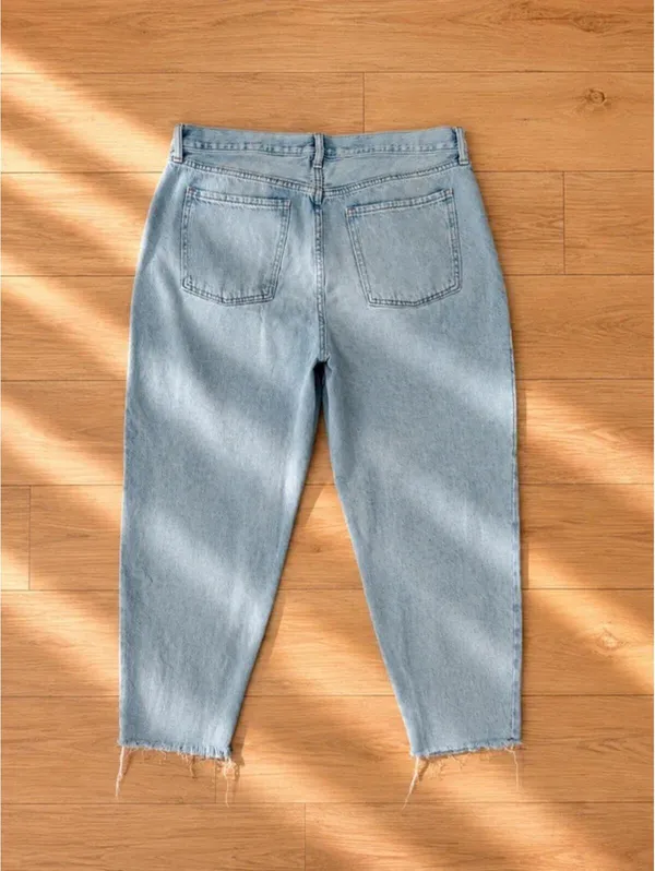 Old Navy High Rise Slouchy Taper Jeans Size 14 Light Wash Raw Hem Mom Jeans - Image 2