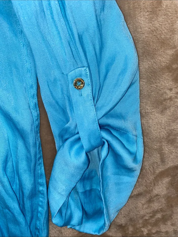 Lilly Pulitzer Light Blue Gold Buttons Roll-Tab Popover Tunic - Image 4