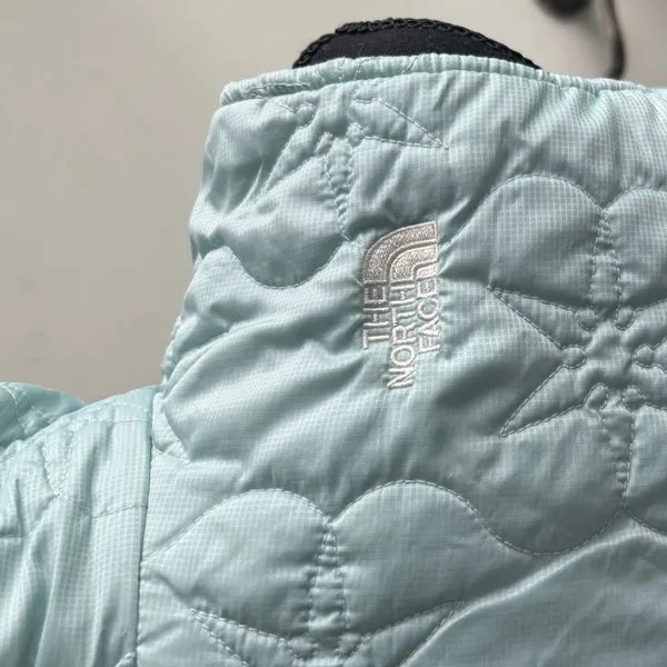The North Face Quilted Puffer Vest small‎ athleisure layered transitional winter - Image 6