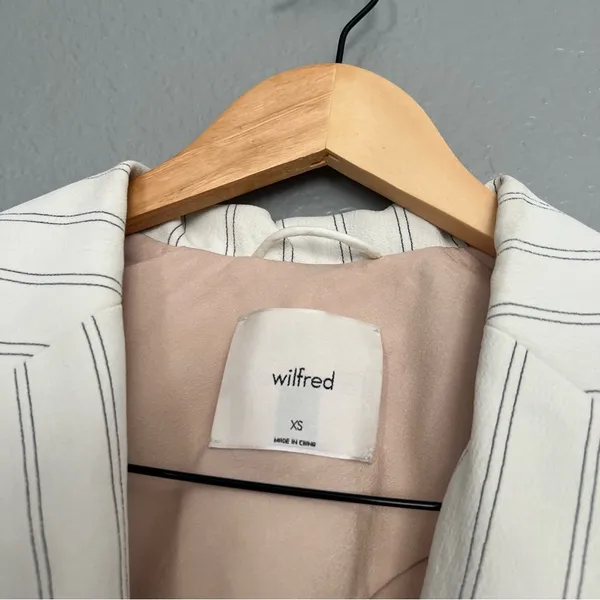 Aritzia Wilfred White Striped Cherrelle Blazer - Image 3