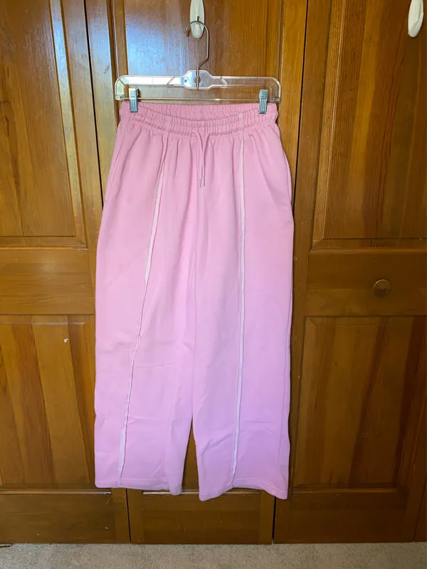 Pretty Little Thing Wide-Leg Sweatpants Pink - Image 3