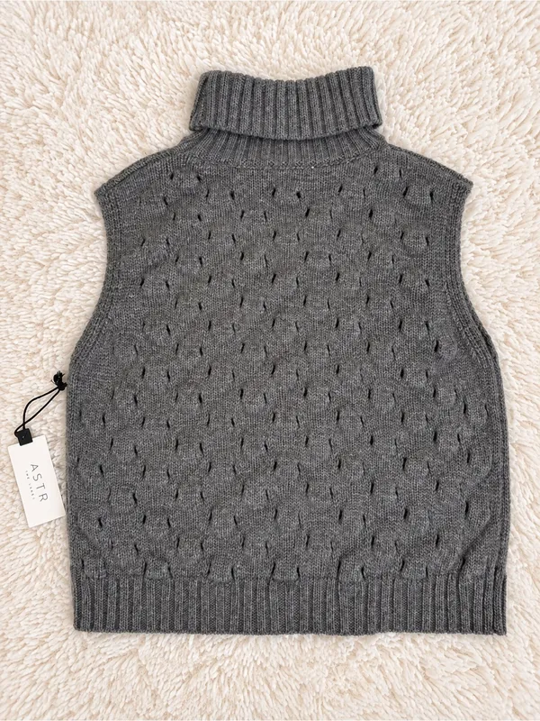 NWT Rare ASTR The Label Pattern Turtleneck Sweater Vest – Grey – M - Image 8