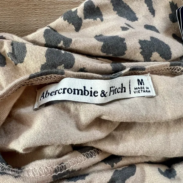 Abercrombie NWT Leopard Bodysuit - Image 10