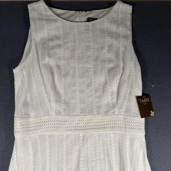 Taylor Dress Womens 10 White Embroidered Lace Fit Flare Maxi Sleeveless Lined - Image 2