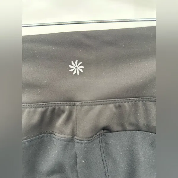 Athleta Fairway High Rise Golf Pant Black‎ Women's Size 6P Straight Leg - Image 4