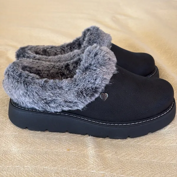 NIB NWT Skechers Bobs Cozy Black Faux Fur Lined Women's Shoes 7 - Image 3