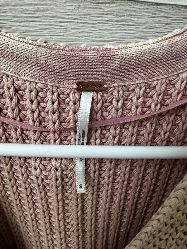 Free people sweater vest knit small - Image 2