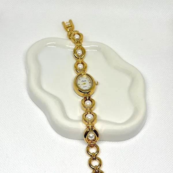 Vintage style gold tone pearl watch - Image 3