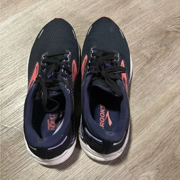 brooks adrenaline gts 22 size us 9.5 - Image 4