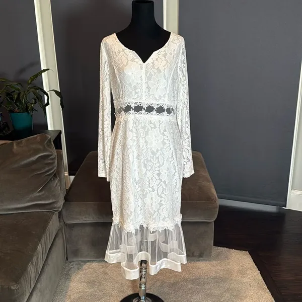 White Floral Lace Mermaid BodyCon Dress Sheer Ruffle Hem Tag XXL (U.S. L) NEW - Image 2