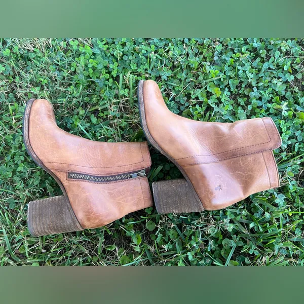 Frye Zip Ankle Booties Womens Brown Leather Size 8B - Image 7