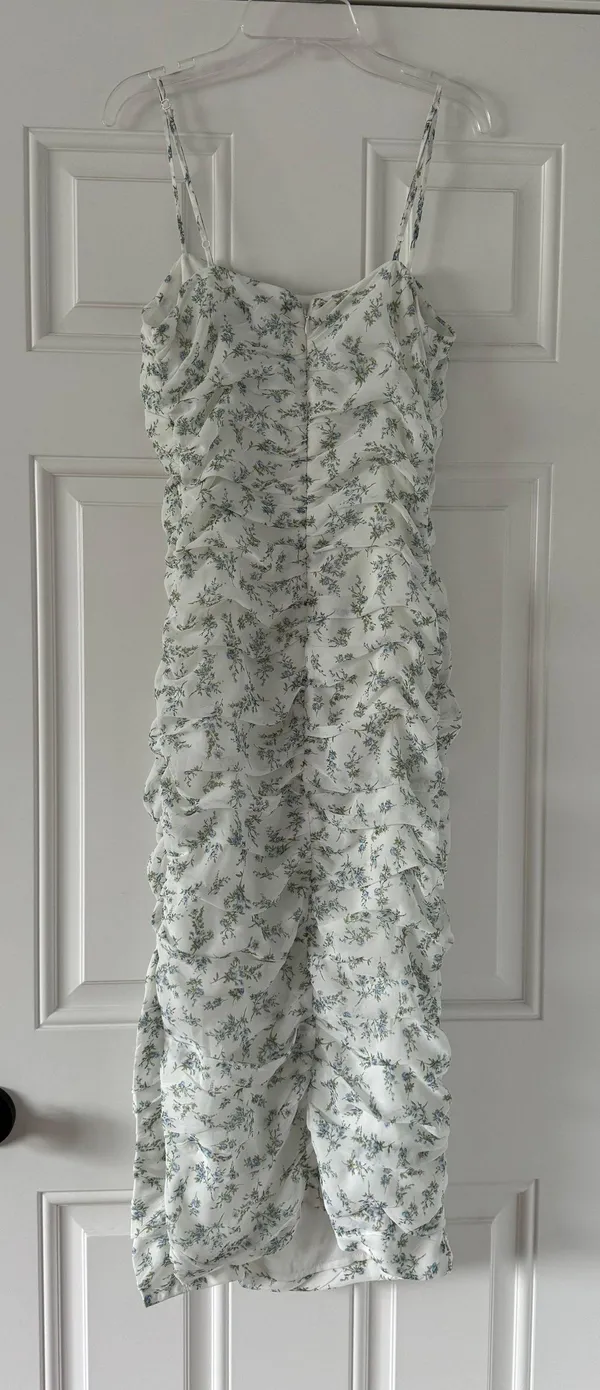 Bardot Floral Fitted Midi Dress - Image 3