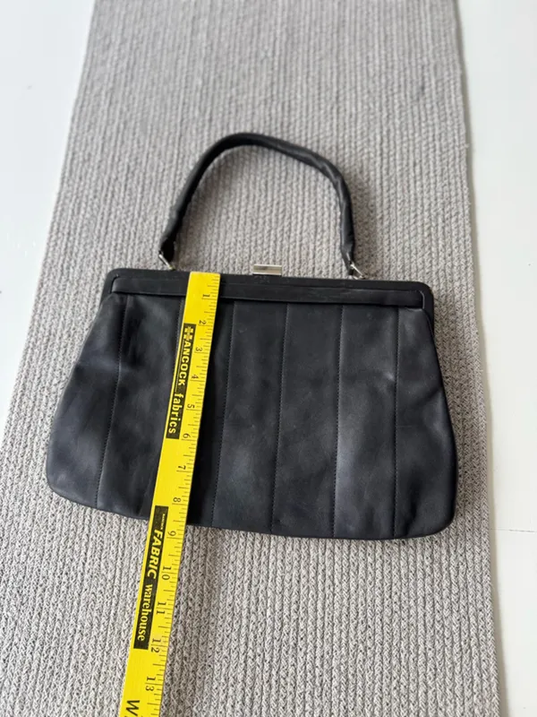 Vintage 60s 70s Black Leather Shoulder Bag Purse - Image 6