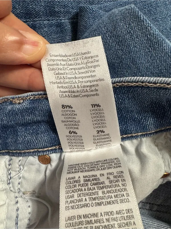 MOTHER Blue The Weekender in First Mate Medium Wash Flare Jeans Size 23 - Image 8