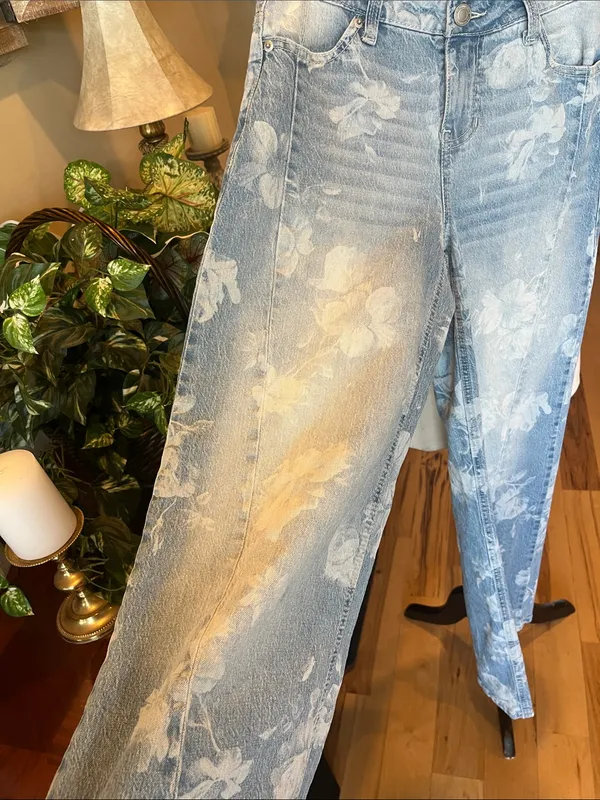 Light Blue Floral Wide-Leg Jeans New - Image 7