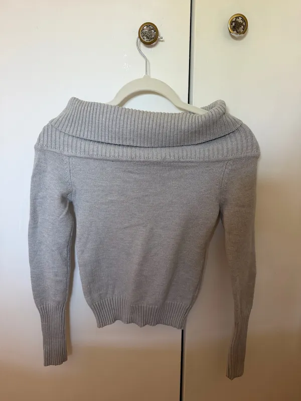 Charlotte Russe Long sleeve sweater - Image 2