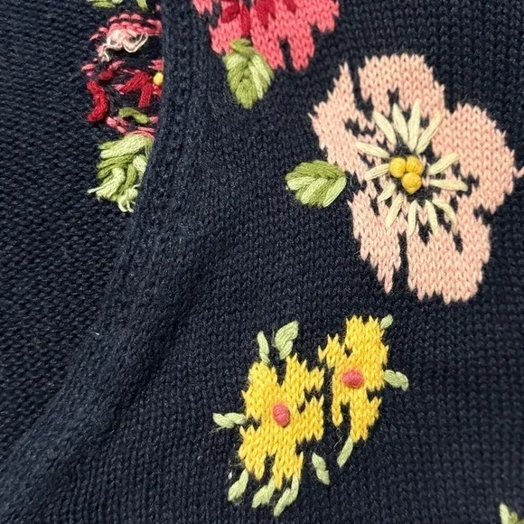 Vintage Floral hand Embroidered Knit‎ Sweater Navy V-Neck Cottagecore 3-D - Image 7