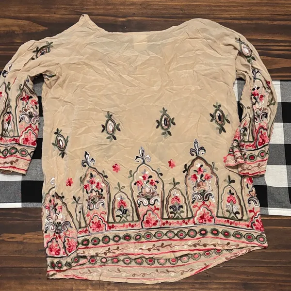 Wrangler cold shoulder Beige Embroidered Blouse medium - Image 3