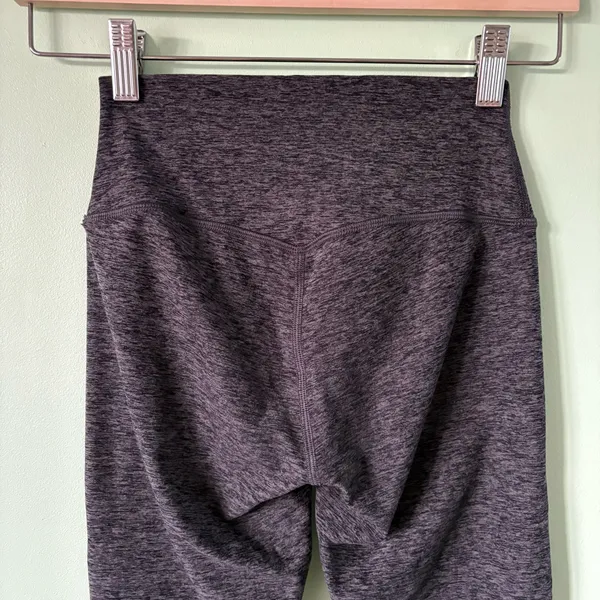 Alo Yoga Alosoft High-Waist 7/8 Heather Gray Highlight Leggings - Image 6