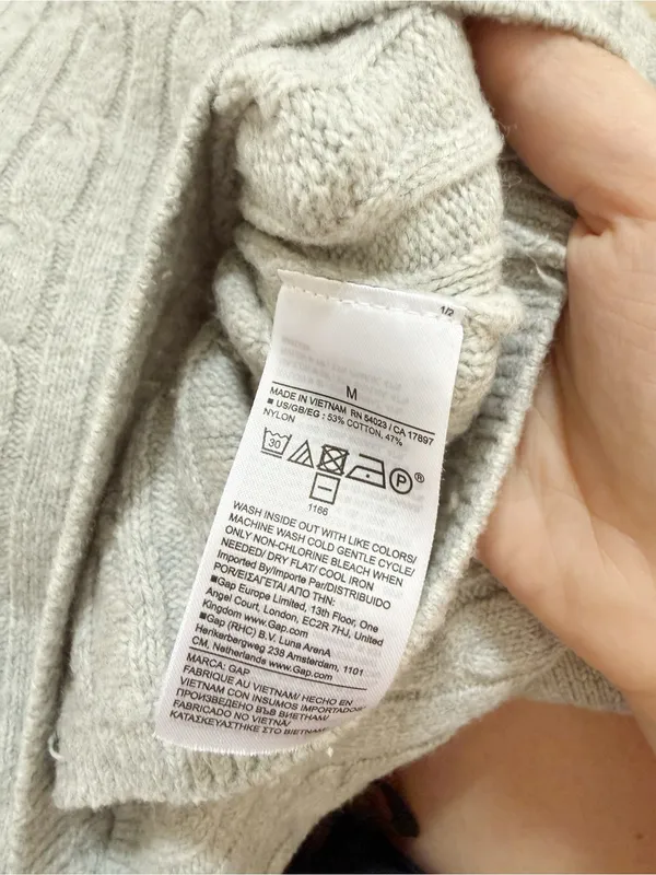 GAP Light Gray Cable Knit Crewneck Sweater - Image 4