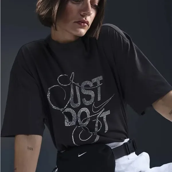 Nike‎ black oversized rhinestone bling tee Just do it medium - Image 4
