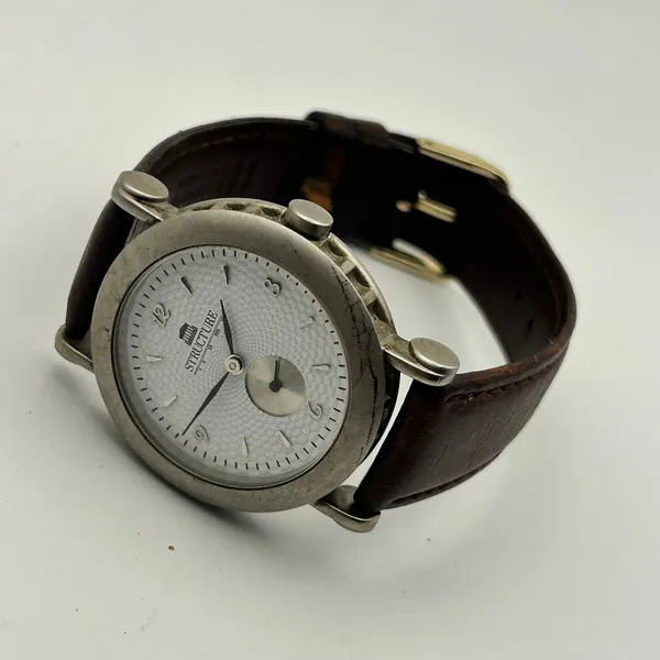 Vintage Structure Textured White Dial Brown Leather Strap Watch Working - Image 4