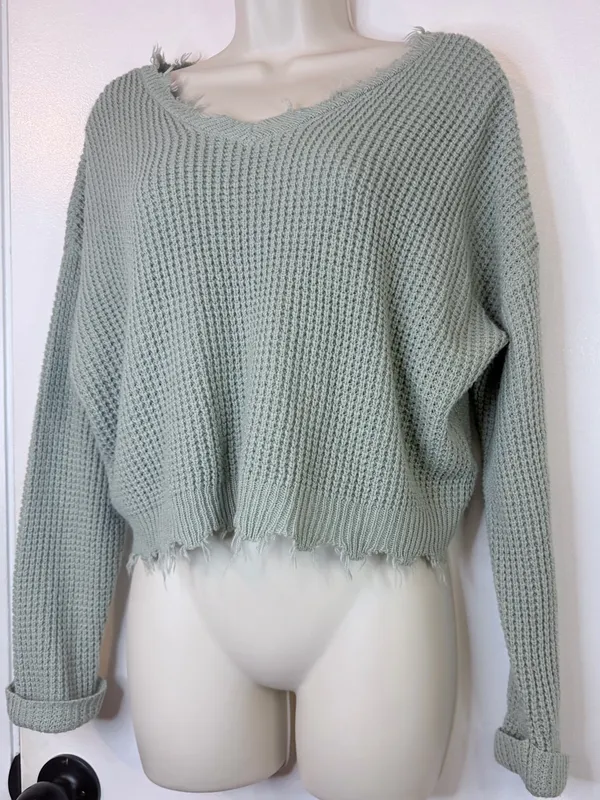 Moon & Madison Waffle Knit Crop Sweater Sage Green Distressed Hem Size M - Image 6