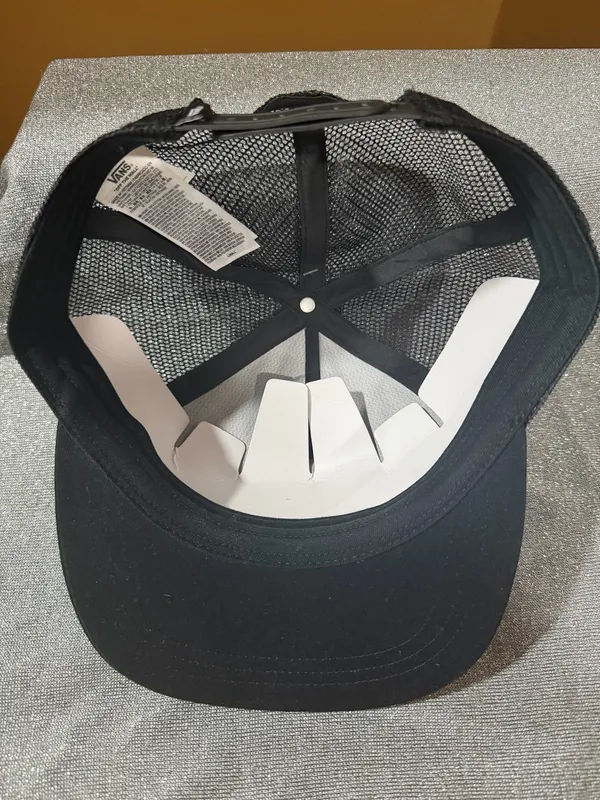 Vans Black trucker hat mesh adjustable NWT - Image 3