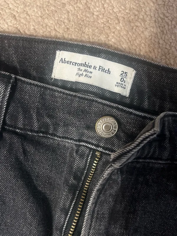 Abercrombie & Fitch Women’s Black Mom Jeans - Image 2