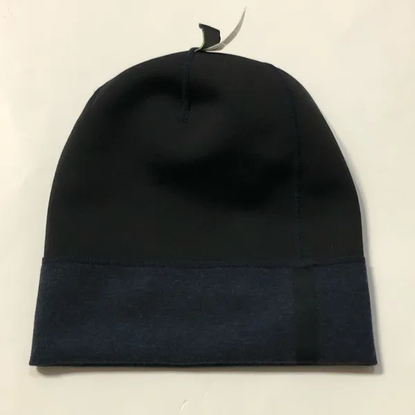 Nike NSW Tech Cuffed Beanie  - Image 9