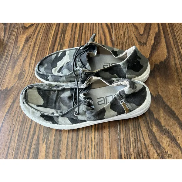 HEY DUDE Wendy CAMO Low Top MOCCASIN Loafers - Women's Size 7 - Image 2