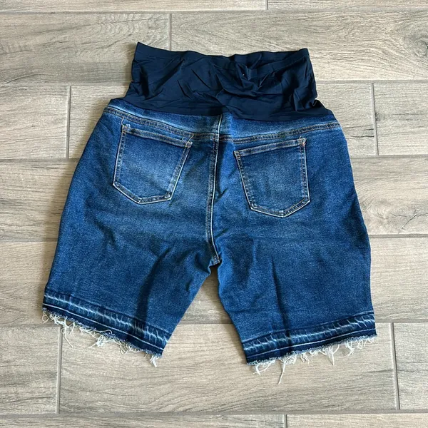 Time and true maternity stretchy shorts Size undefined - Image 3