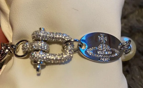 Vivienne Westwood large pearl bracelet with encrusted lock and silver logo - Image 2