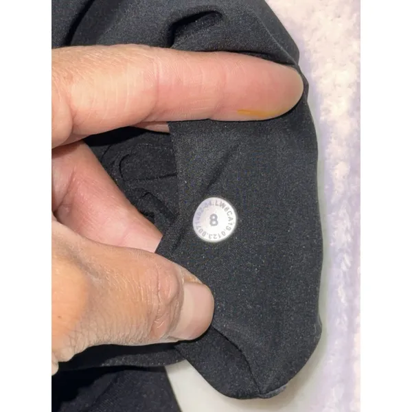 Lululemon Women's On the Move Pant Black Mid Rise Travel Size 8 - Image 4