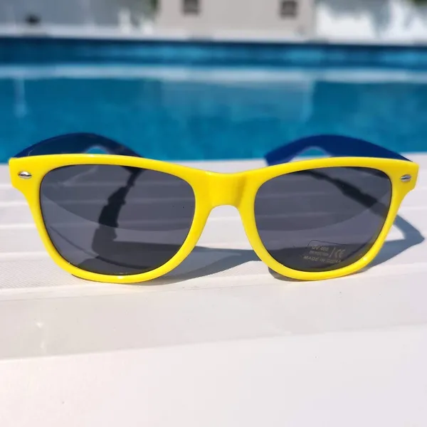 Cupcake Wine Vineyards Yellow & Blue Choose Joy Branded 400 UV Sunglasses - NWOT - Image 7