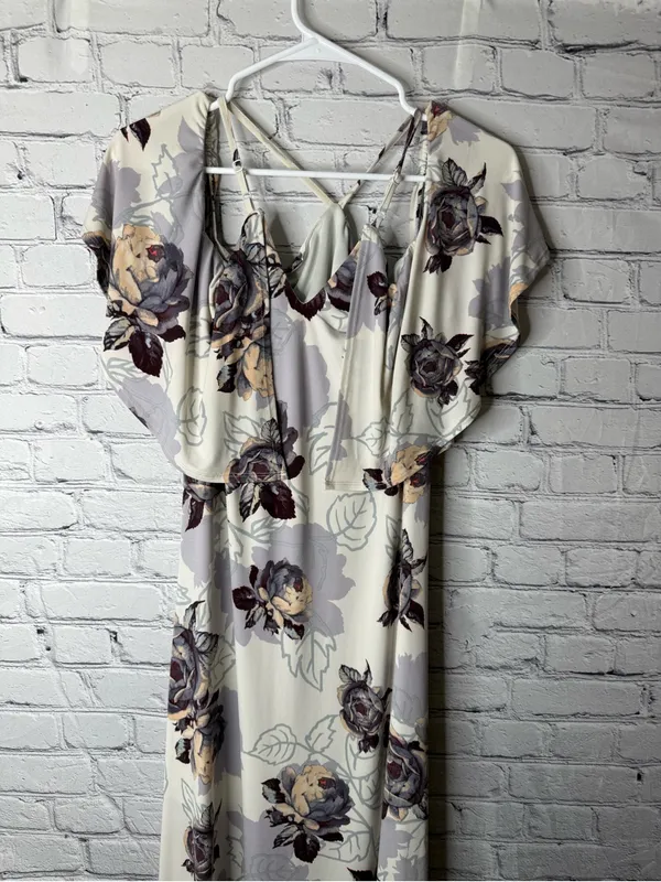 Sugar lips Floral Cold-Shoulder Maxi Dress in Cream and Gray - Image 10