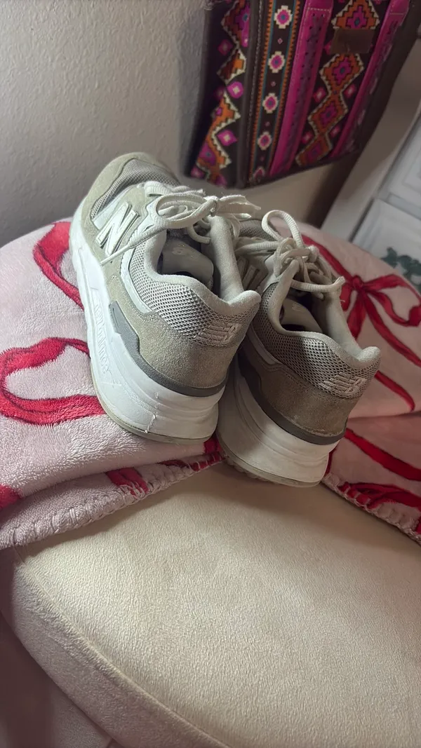 New Balance Sneakers Women’s - Image 2